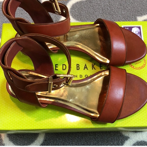 TED BAKER *NWT* Leeban sandals flats - Picture 1 of 2